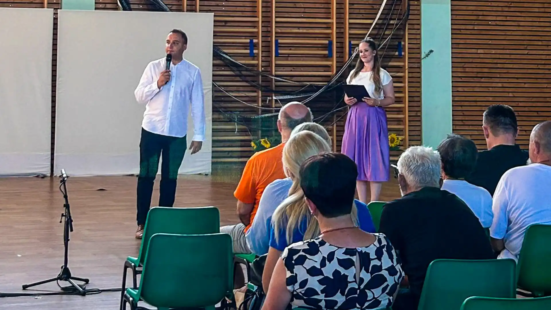 060724-dum-marusevec-03 (Large) 060724-dum-marusevec-03 (Large)