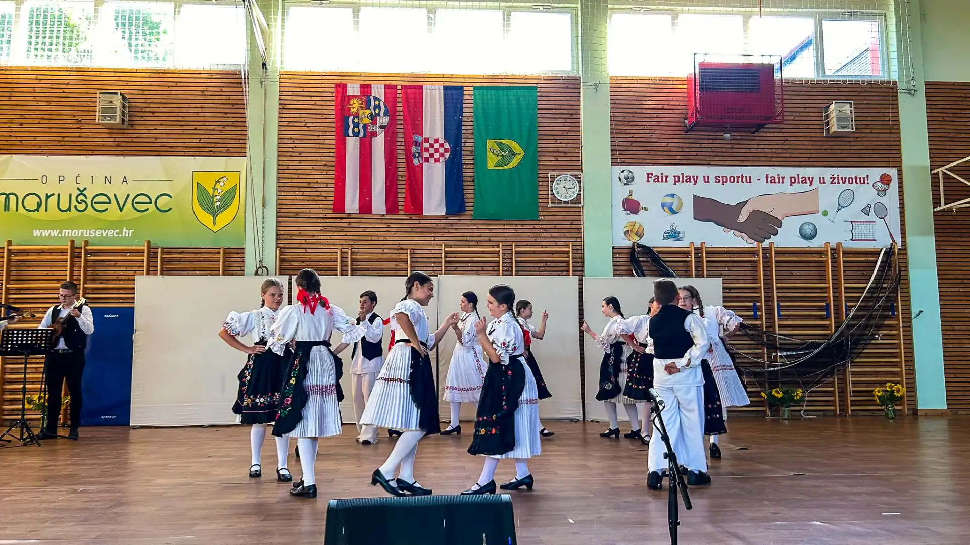 060724-dum-marusevec-06 (Large) 060724-dum-marusevec-06 (Large)