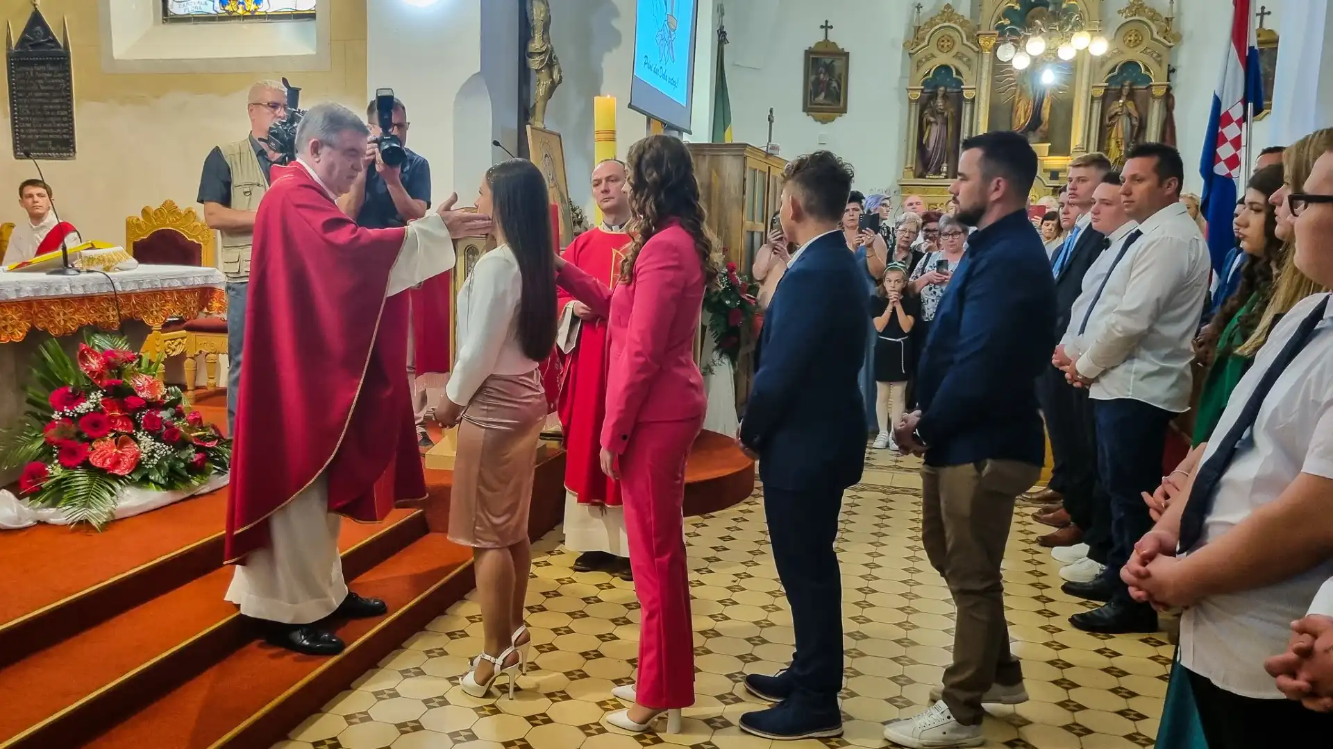 110524-sveta-potvrda-01 (Custom) 110524-sveta-potvrda-01 (Custom)