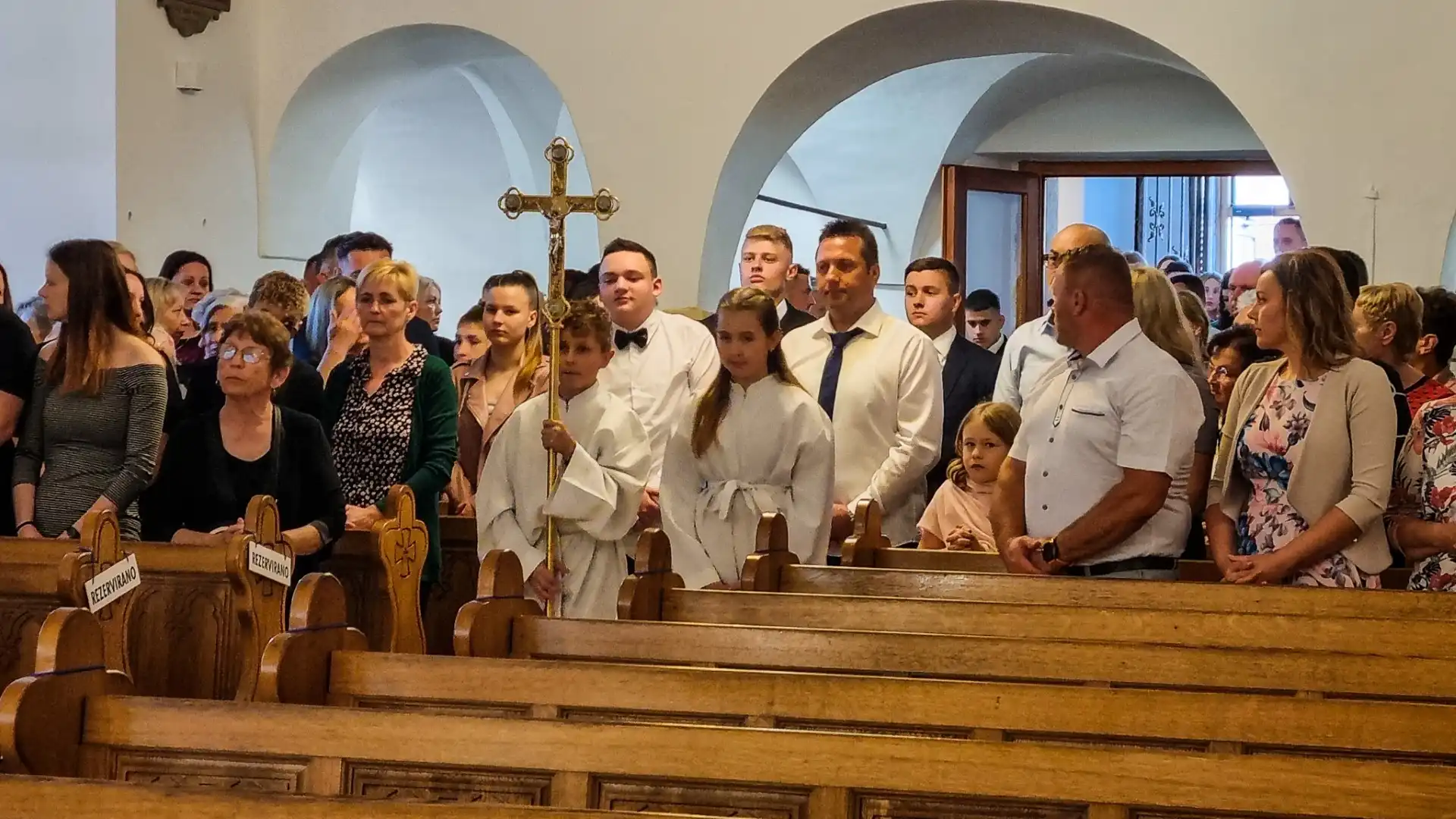 110524-sveta-potvrda-02 (Custom) 110524-sveta-potvrda-02 (Custom)