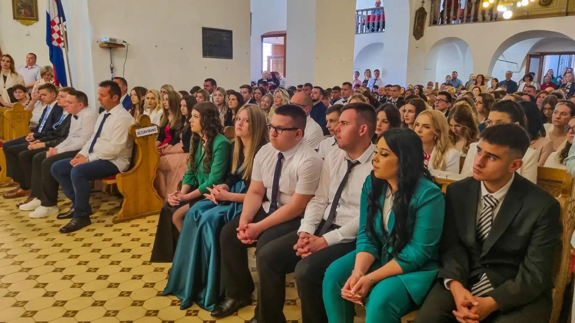 110524-sveta-potvrda-08 (Custom) 110524-sveta-potvrda-08 (Custom)