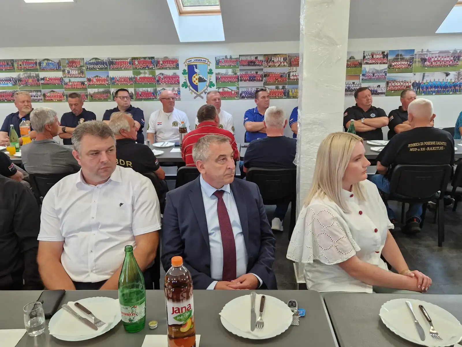 804d8c64-3f4d-4137-baef-74544d0acd01