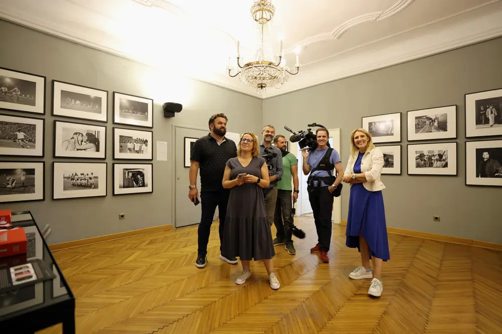Andrija Jarak na izložbi Zvjezdana Prašina FOTO Gradski muzej Varaždin Andrej Švoger 03 Andrija Jarak na izložbi Zvjezdana Prašina FOTO Gradski muzej Varaždin Andrej Švoger 03