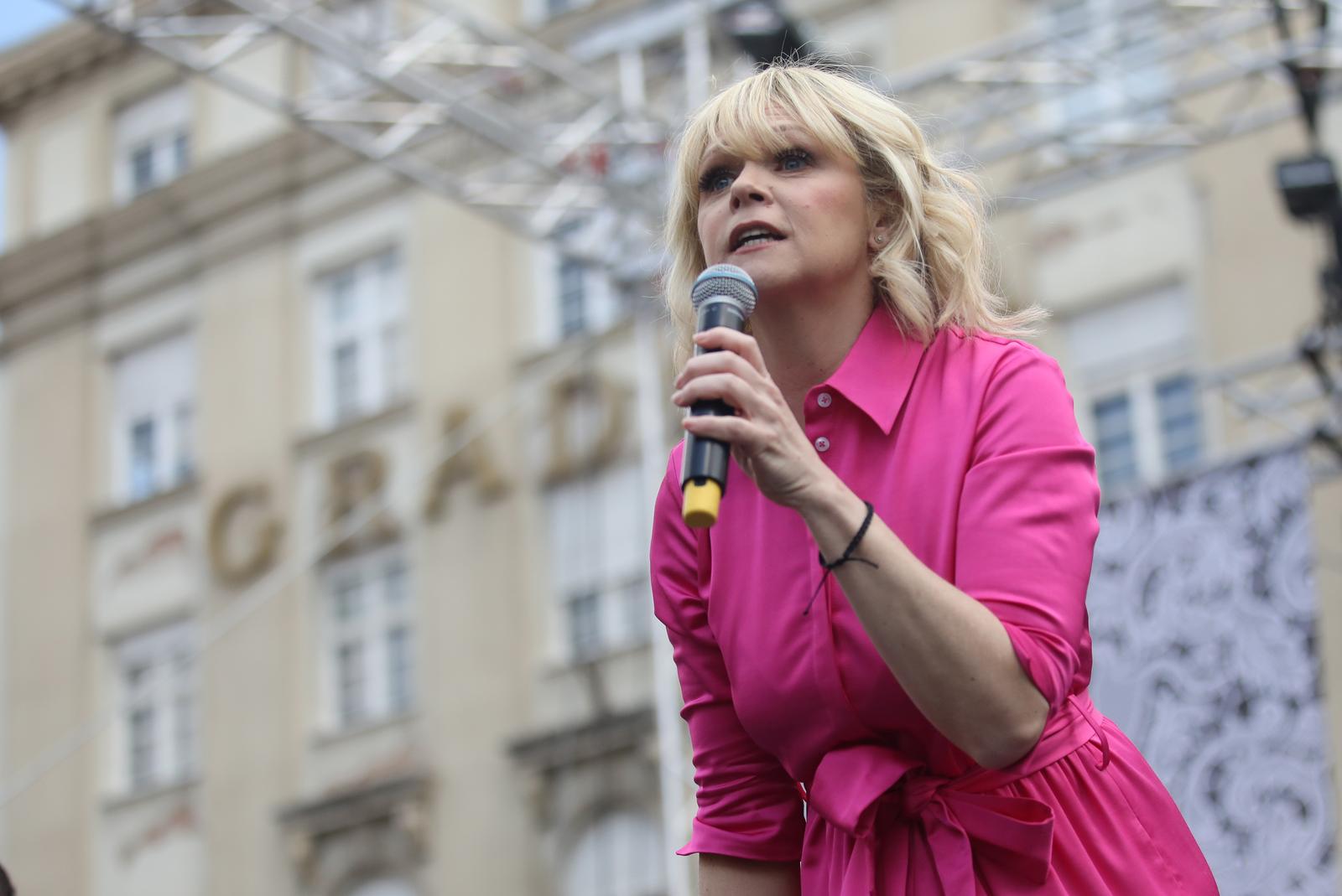 Zagreb: Trg je spreman za doček Babay Lasagne Zagreb: Trg je spreman za doček Babay Lasagne