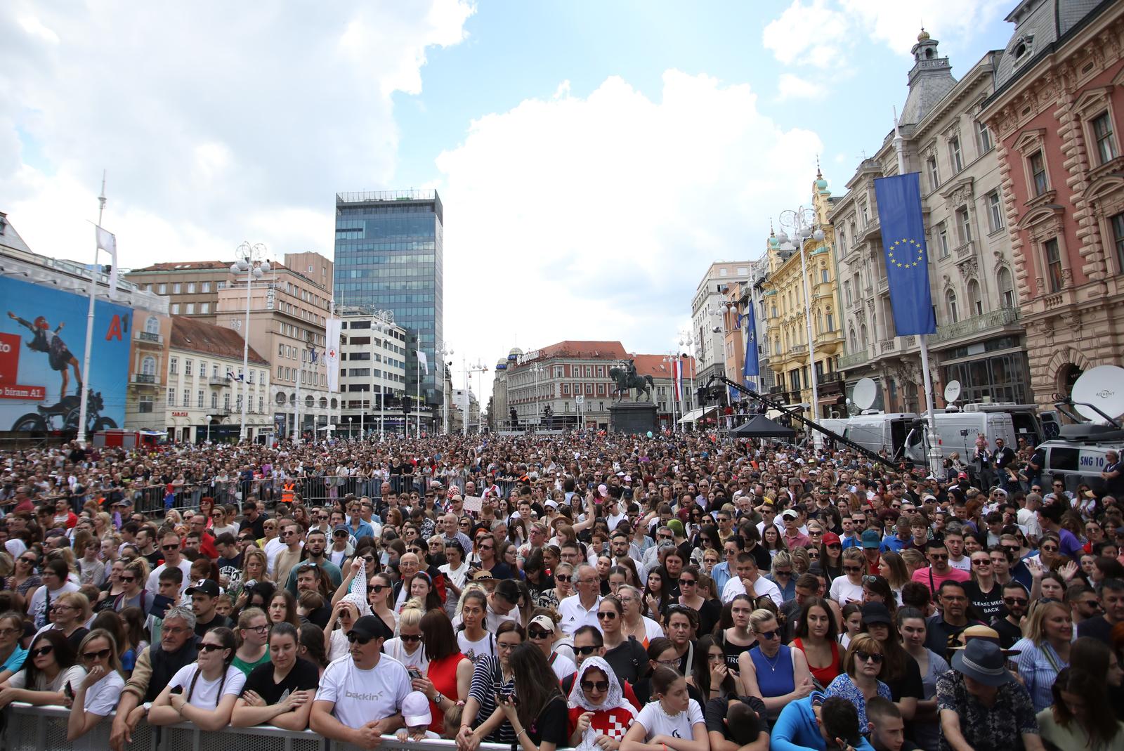Zagreb: Trg je spreman za doček Babay Lasagne Zagreb: Trg je spreman za doček Babay Lasagne