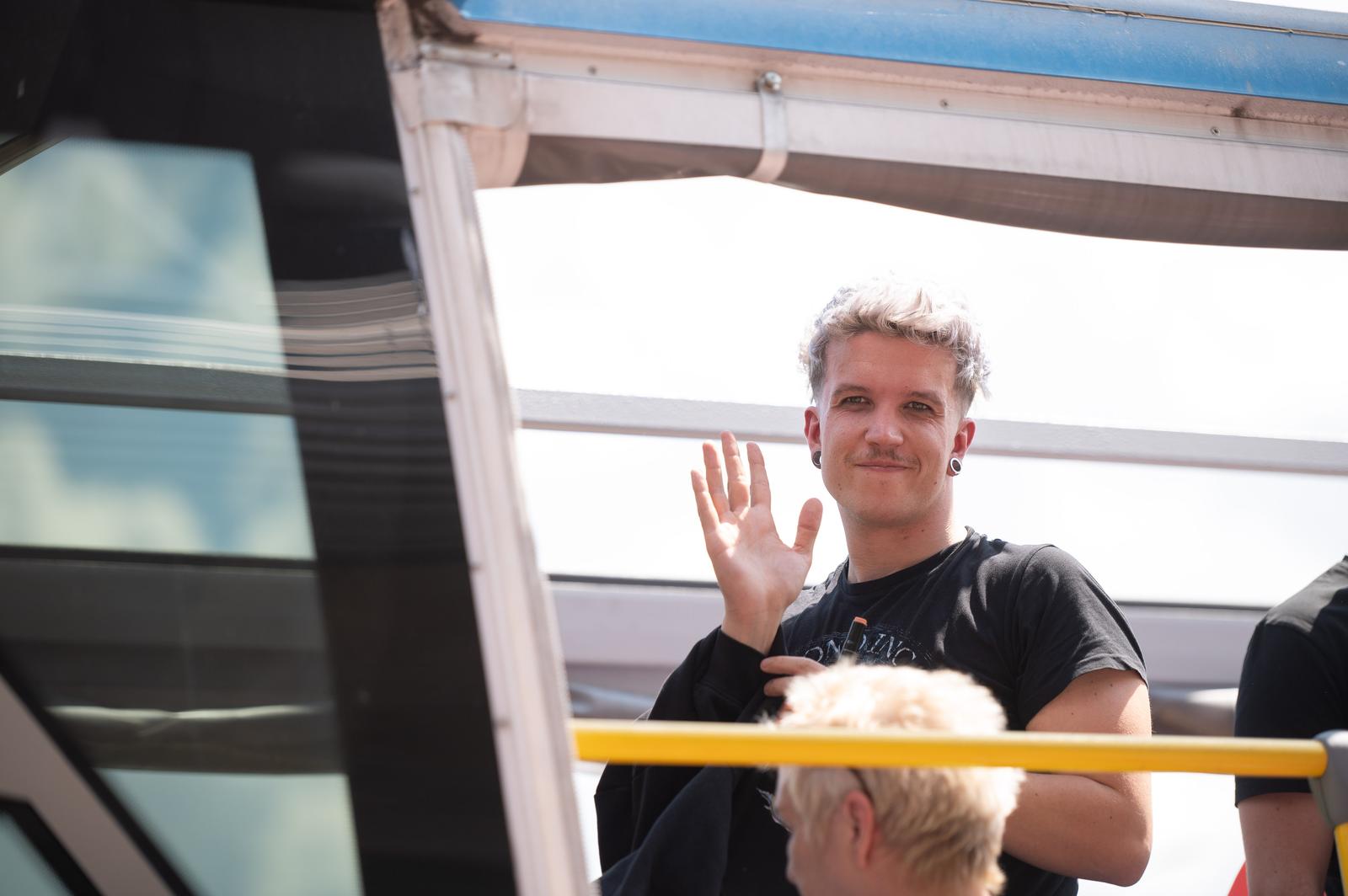 Baby Lasagna vratio se u Zagreb gdje su ga dočekali roditelji i obožavatelji Baby Lasagna vratio se u Zagreb gdje su ga dočekali roditelji i obožavatelji