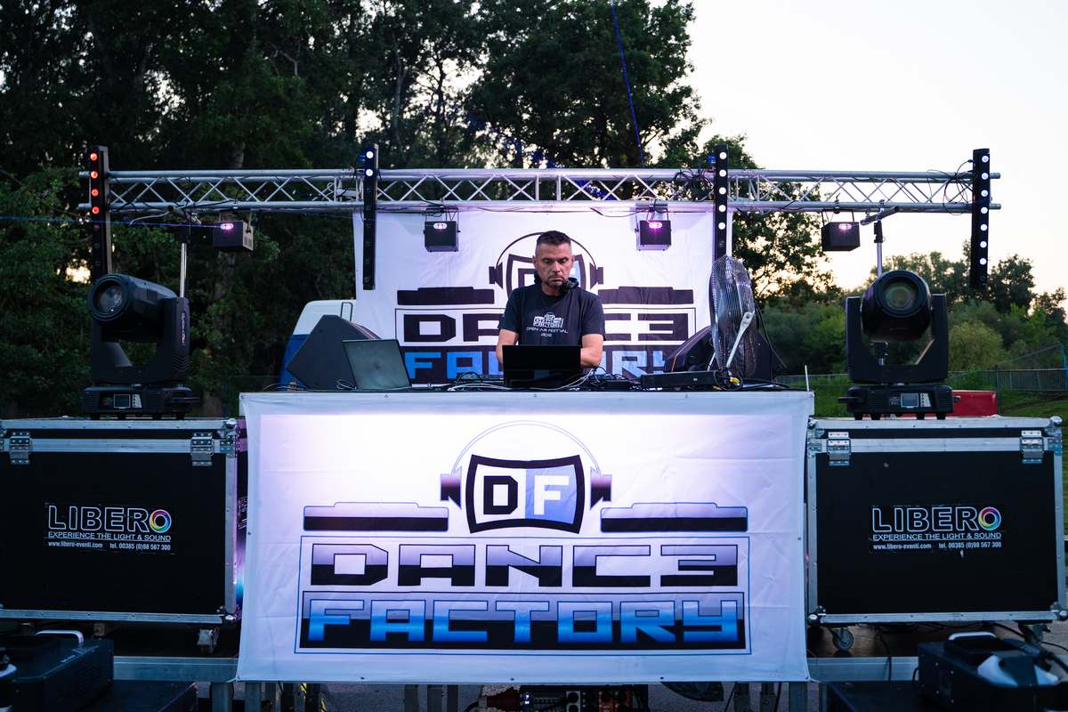 Dance Pool Factory (19)