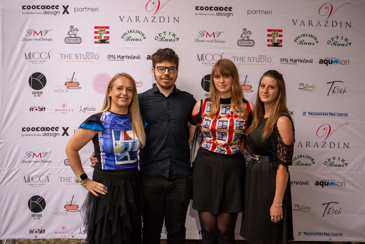 Kookabee X (1) Kookabee X (1)