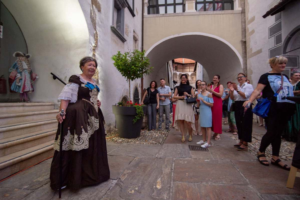 Kookabee X (12) Kookabee X (12)