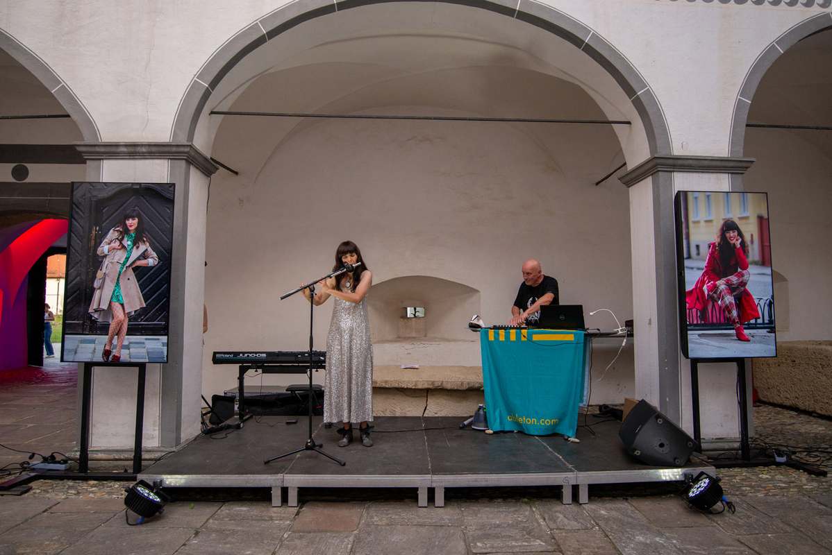 Kookabee X (6) Kookabee X (6)