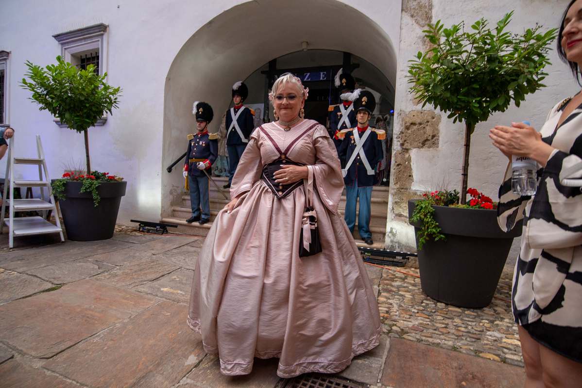 Kookabee X (9) Kookabee X (9)