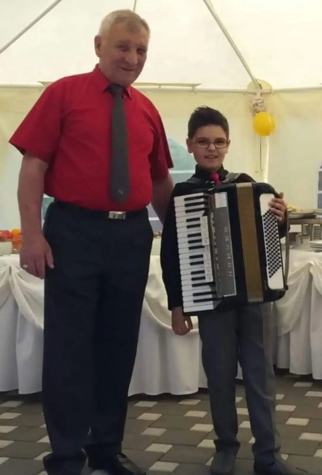 Leon sa svojim djedom