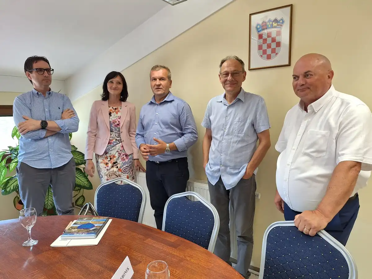 Ljubešćica potpisivanje ugovora (7) Ljubešćica potpisivanje ugovora (7)