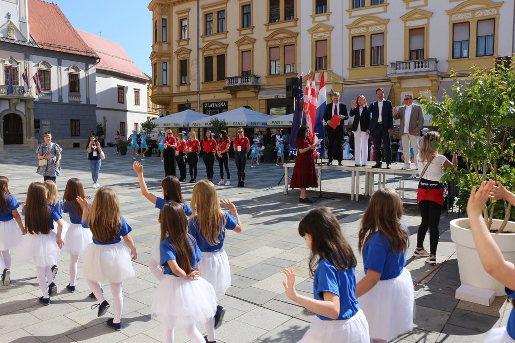 Mažoretkinje Foto – Grad Varaždin (8) Mažoretkinje Foto – Grad Varaždin (8)