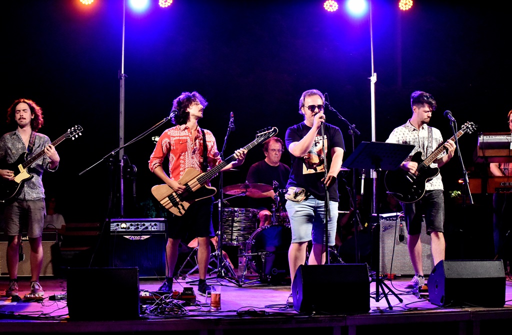 Razor Jet Riffs of revolution (15) Razor Jet Riffs of revolution (15)