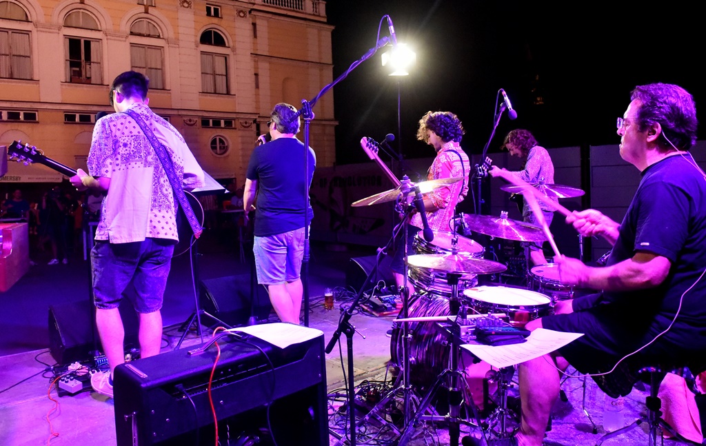 Razor Jet Riffs of revolution (19) Razor Jet Riffs of revolution (19)