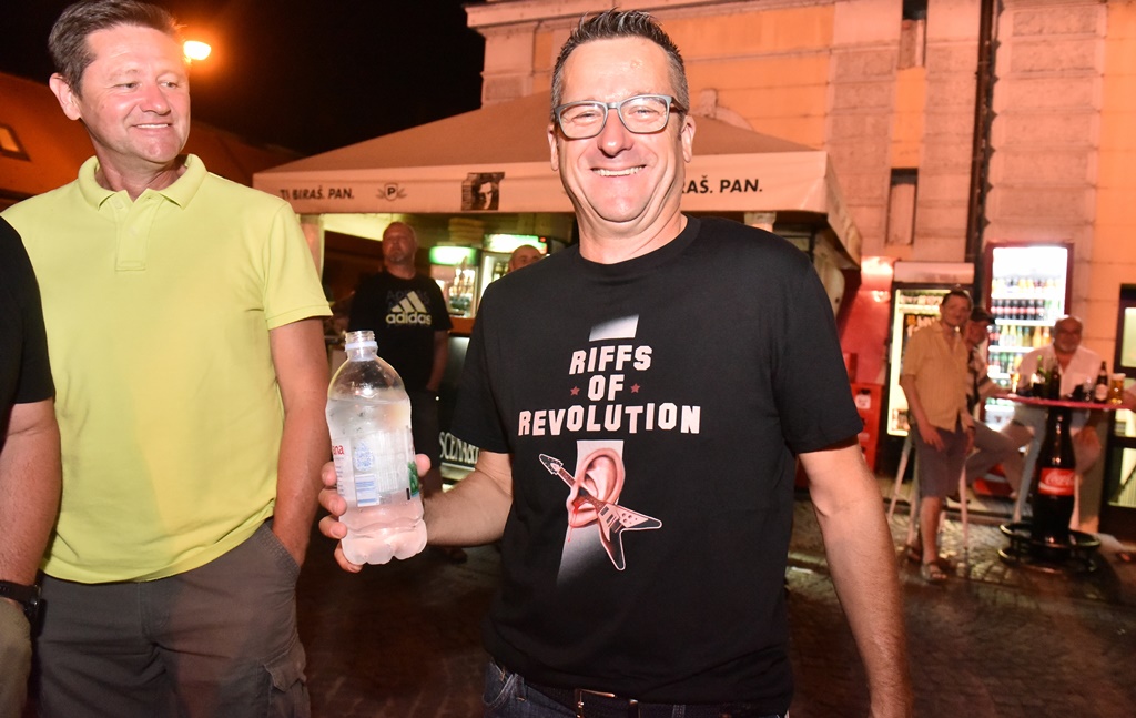 Razor Jet Riffs of revolution (25) Razor Jet Riffs of revolution (25)