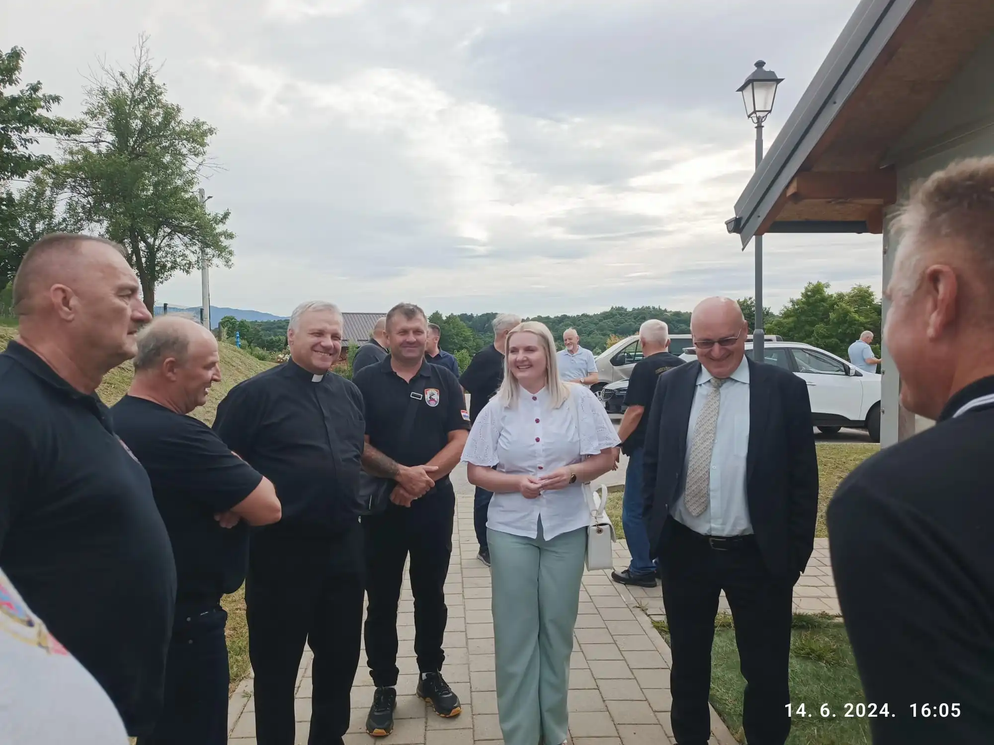 a7415ada-ecb7-4d31-8589-c9288dbe329b