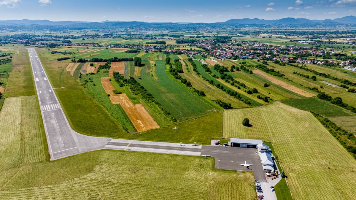 aerodrom avioni – foto grad varazdin 01 aerodrom avioni – foto grad varazdin 01