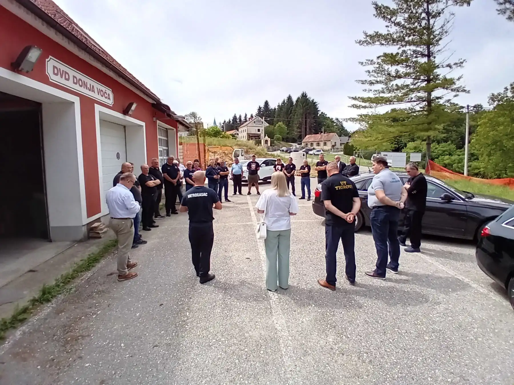 b2c9d3df-b01f-4195-b78f-140c6be45b3e