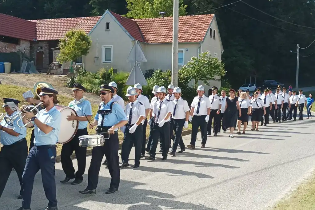 dvd grešćevina (1) dvd grešćevina (1)