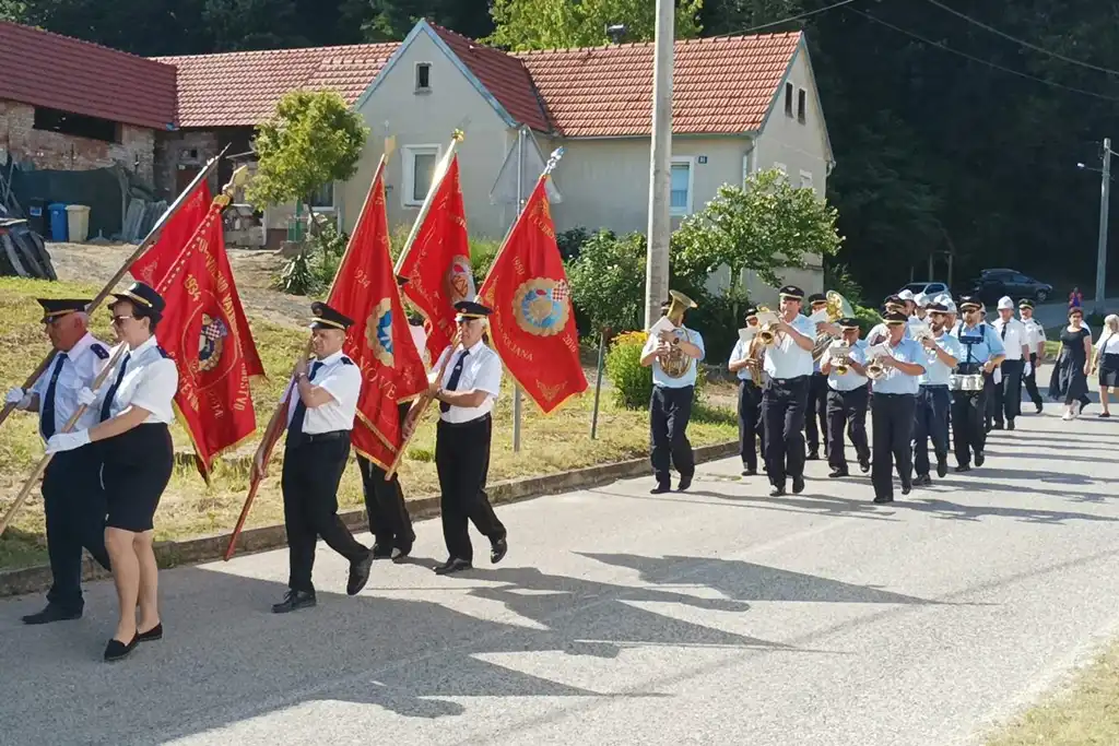 dvd grešćevina (5) dvd grešćevina (5)