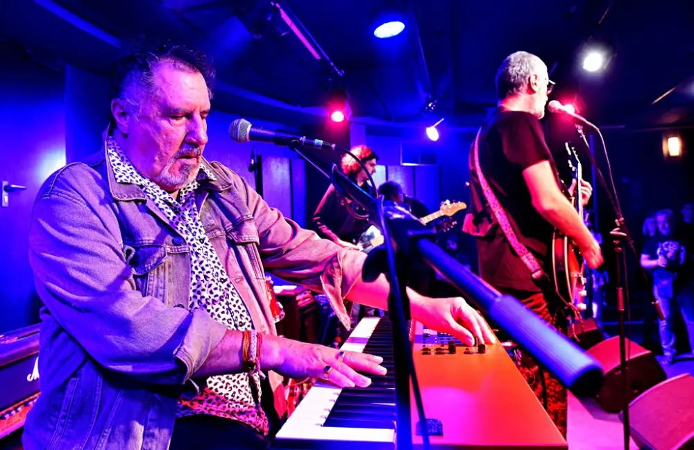 elektricni orgazam06 elektricni orgazam06