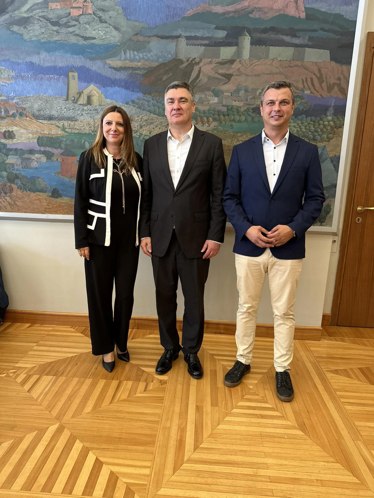 milanovic roboticari – foto ured predsjednik rh 02 milanovic roboticari – foto ured predsjednik rh 02