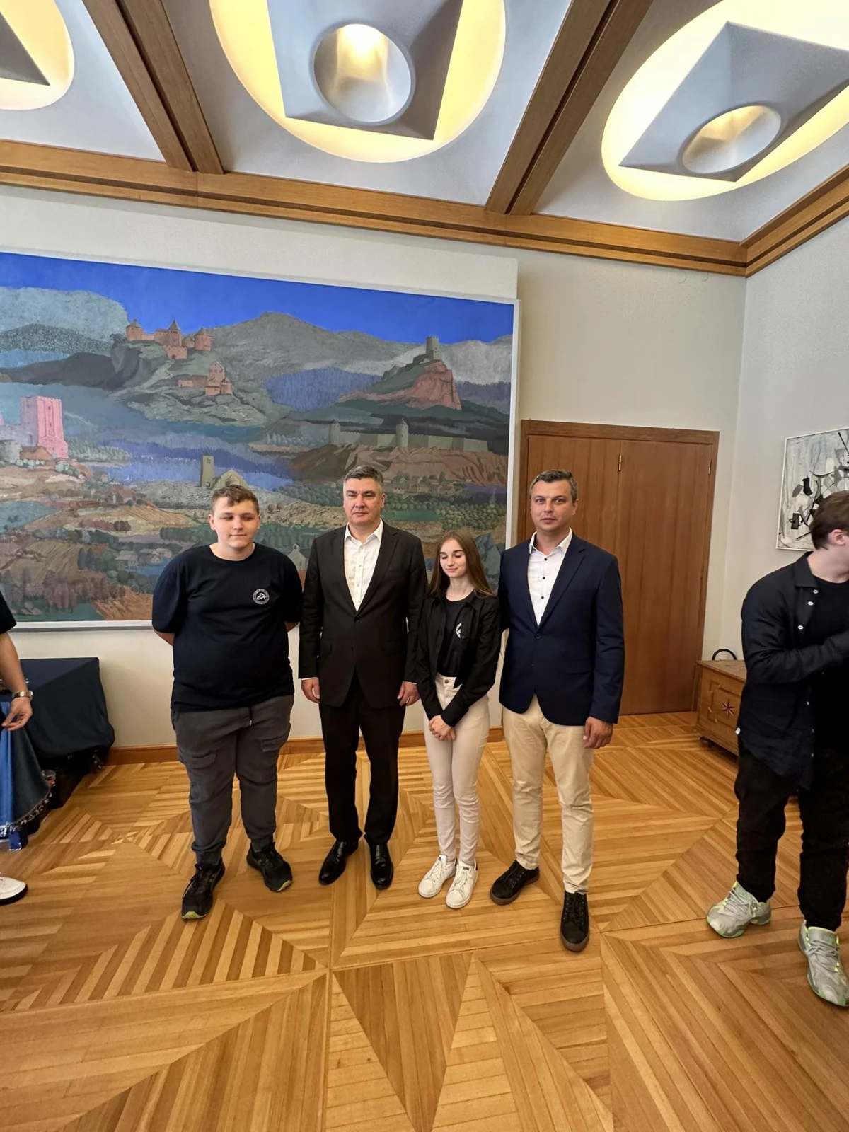 milanovic roboticari – foto ured predsjednik rh 04 milanovic roboticari – foto ured predsjednik rh 04