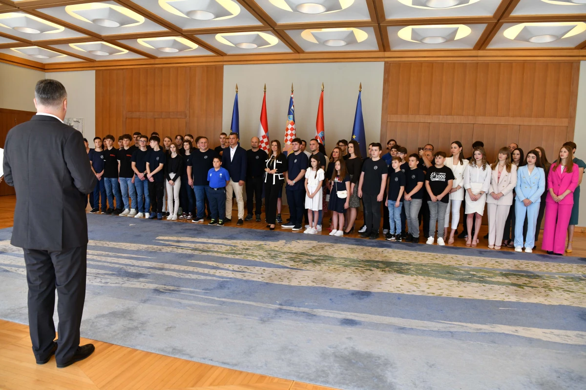 milanovic roboticari – foto ured predsjednik rh 19 milanovic roboticari – foto ured predsjednik rh 19