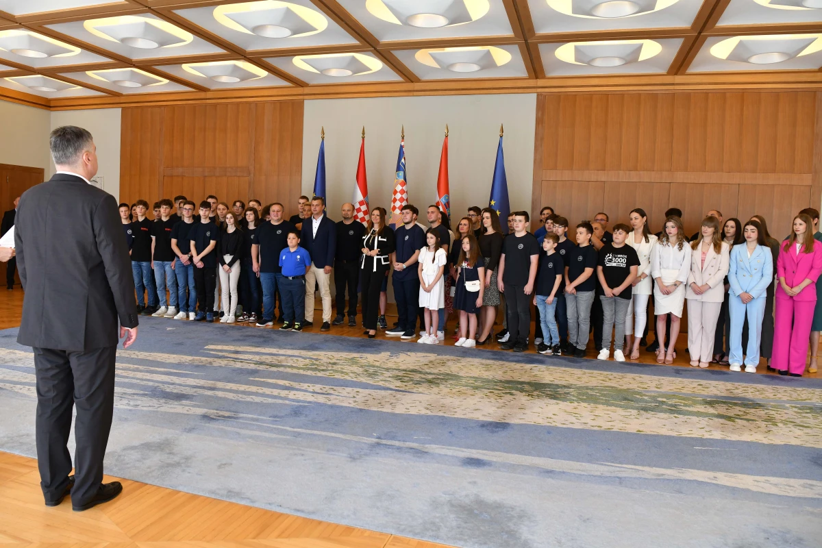 milanovic roboticari – foto ured predsjednik rh 30 milanovic roboticari – foto ured predsjednik rh 30