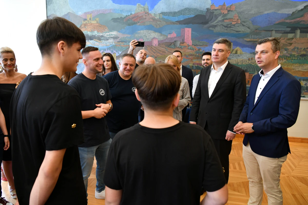 milanovic roboticari – foto ured predsjednik rh 32 milanovic roboticari – foto ured predsjednik rh 32