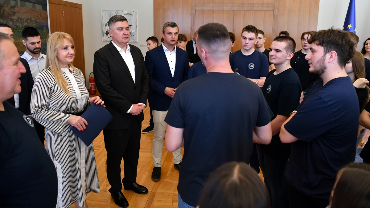 milanovic roboticari – foto ured predsjednik rh 37 milanovic roboticari – foto ured predsjednik rh 37