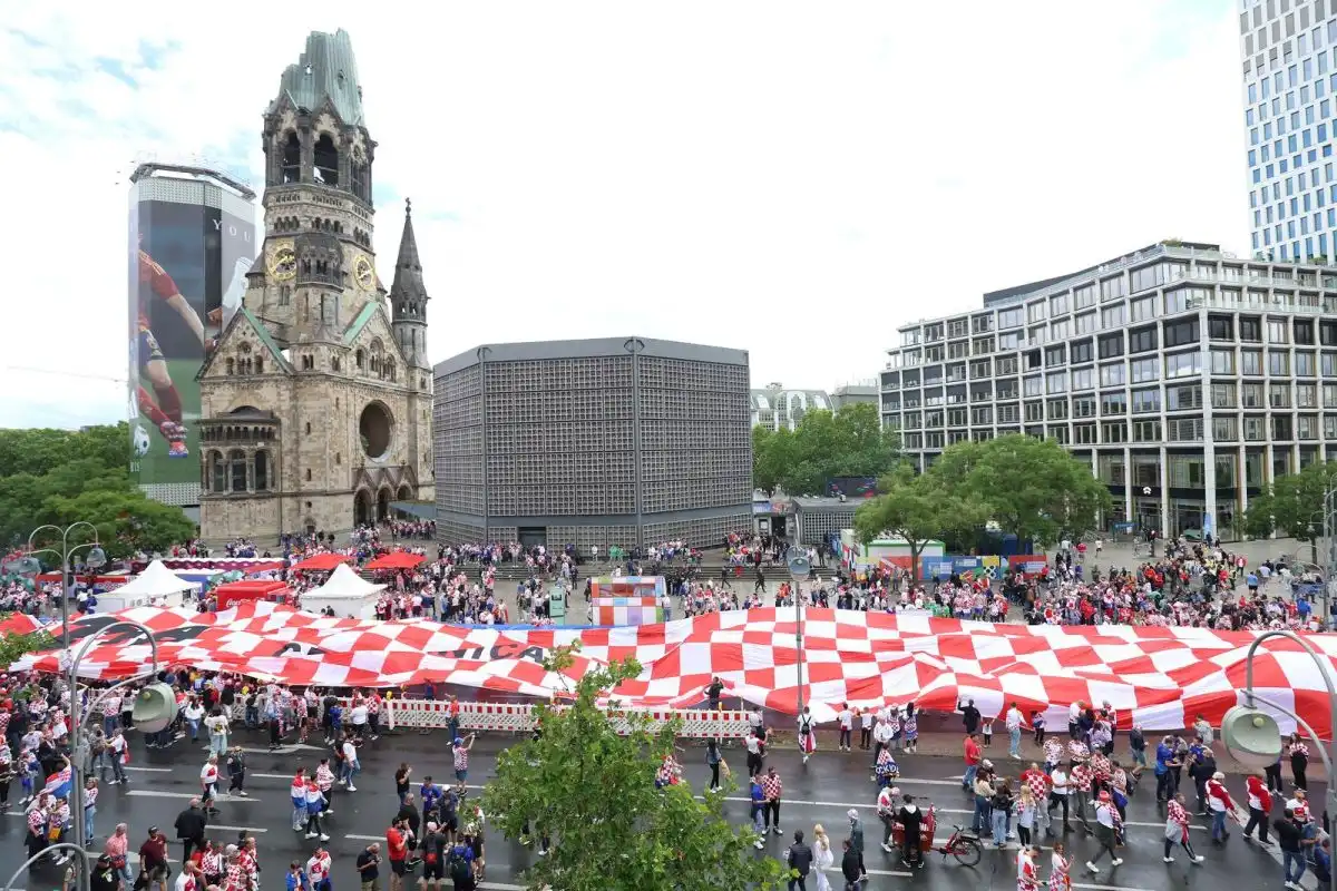 navijači u Berlinu FOTO Sanjin Strukić Pixsell 001 navijači u Berlinu FOTO Sanjin Strukić Pixsell 001