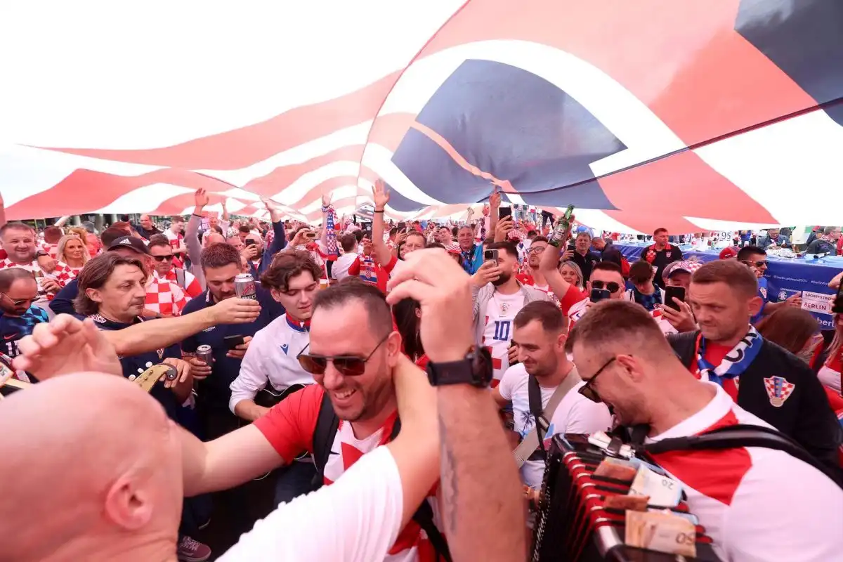 navijači u Berlinu FOTO Sanjin Strukić Pixsell 003 navijači u Berlinu FOTO Sanjin Strukić Pixsell 003