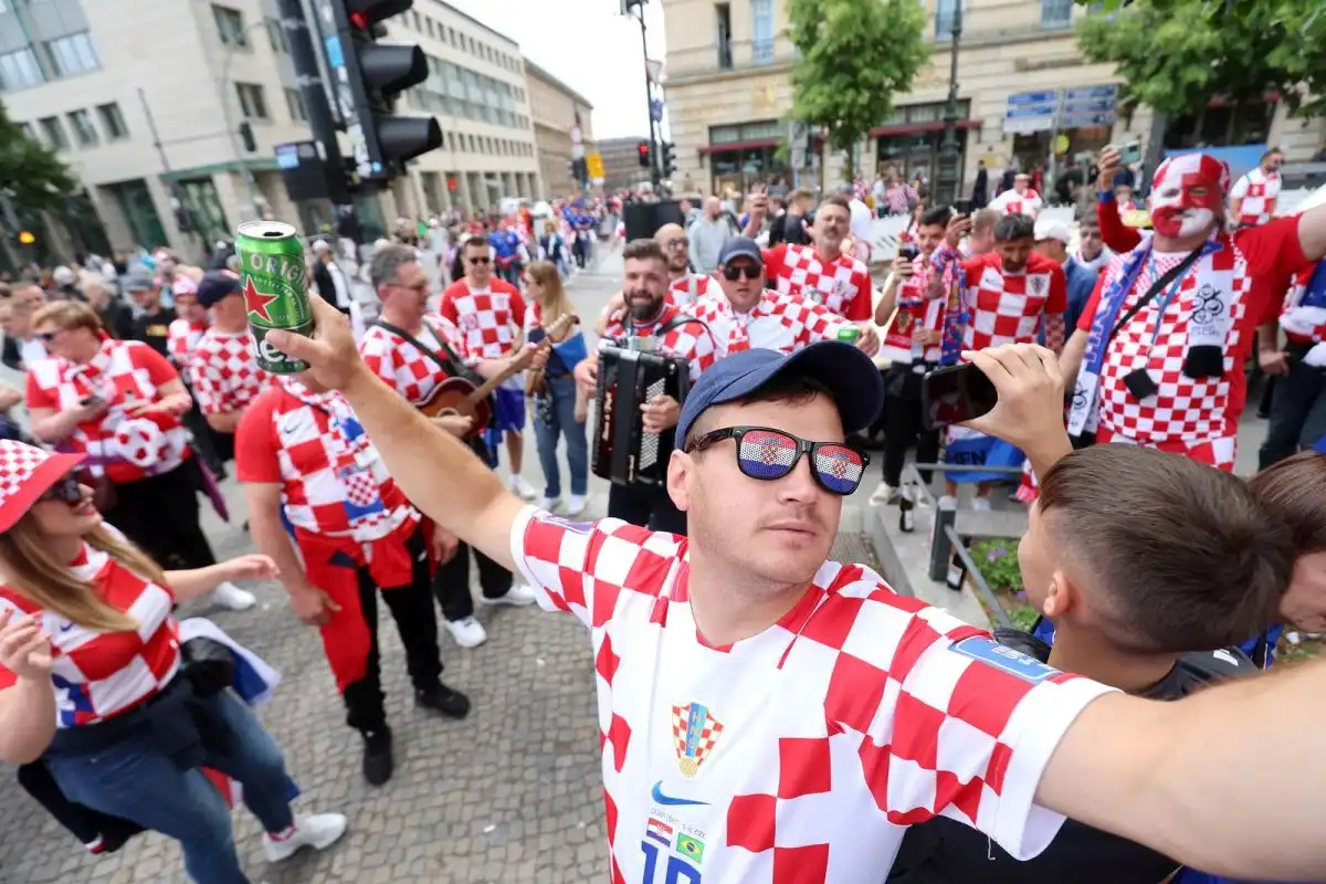 navijači u Berlinu FOTO Sanjin Strukić Pixsell 008 navijači u Berlinu FOTO Sanjin Strukić Pixsell 008