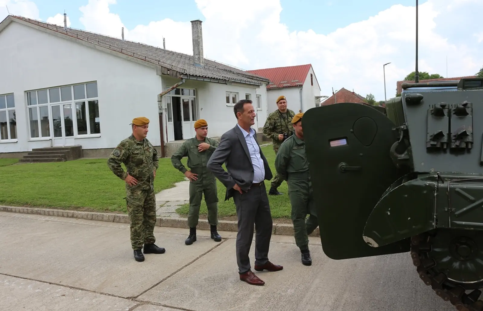 neven bosilj pume puma krunoslav slavinec – grad varazdin 01 neven bosilj pume puma krunoslav slavinec – grad varazdin 01