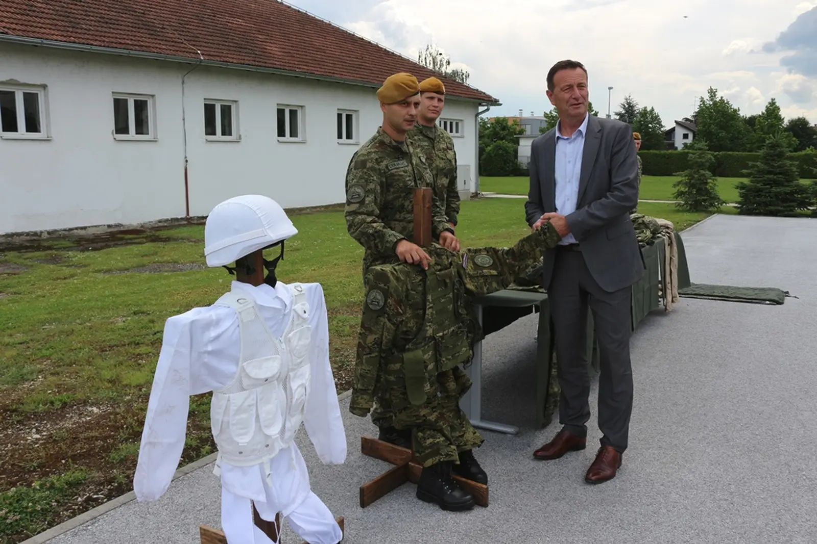 neven bosilj pume puma krunoslav slavinec – grad varazdin 03 neven bosilj pume puma krunoslav slavinec – grad varazdin 03