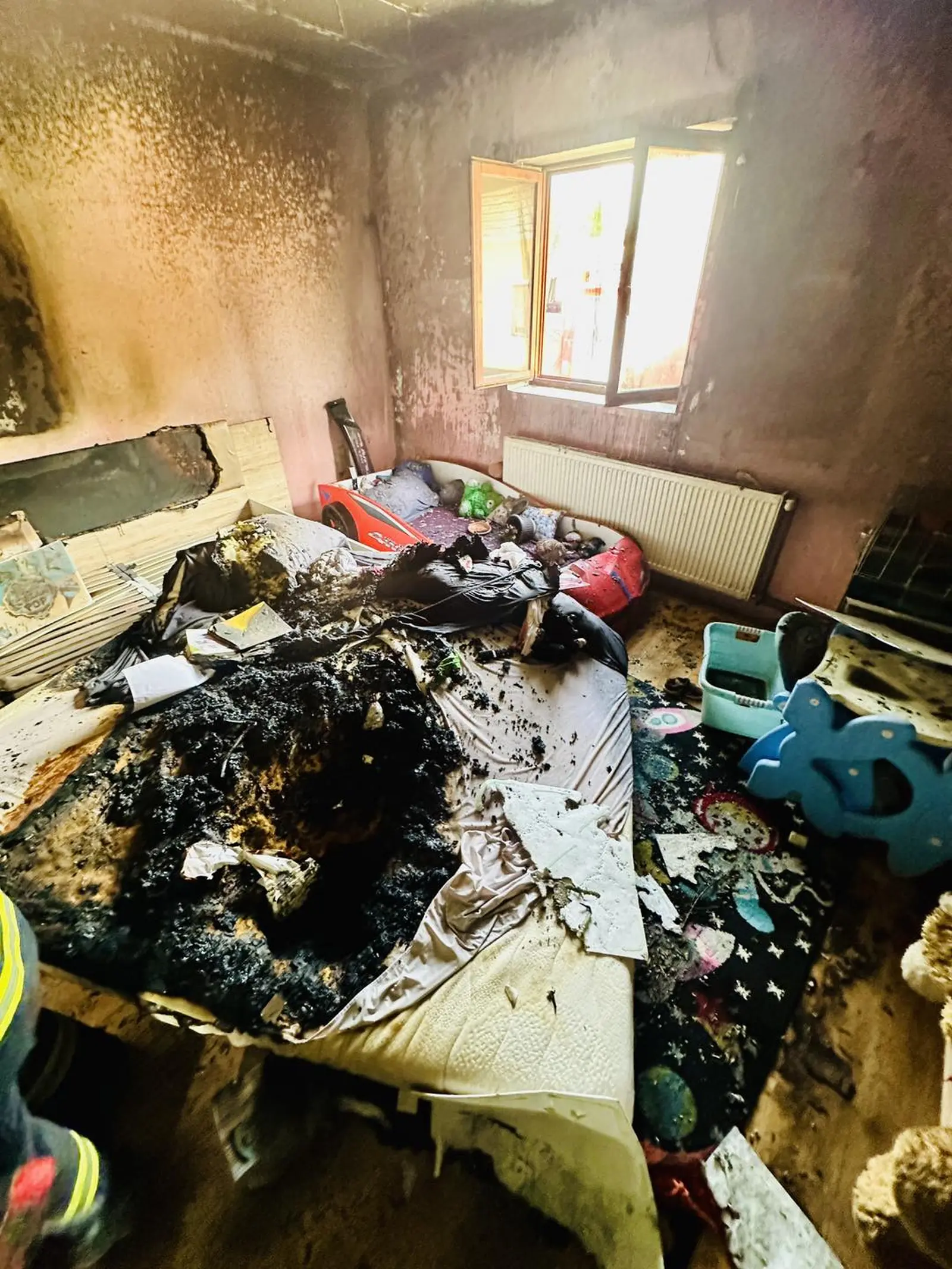 pozar kucan – foto kucanski vatrogasci 03 pozar kucan – foto kucanski vatrogasci 03