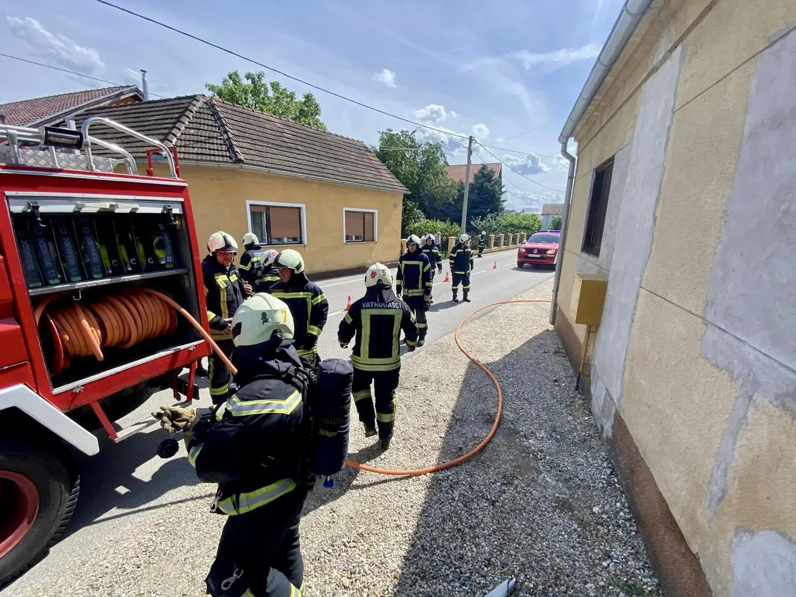 pozar kucan – foto kucanski vatrogasci 06 pozar kucan – foto kucanski vatrogasci 06