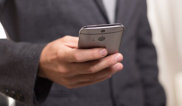 U CENTRU ČAKOVCA Lopov prišao mladiću (18) i bez ikakvog razloga ukrao mu mobitel! U CENTRU ČAKOVCA Lopov prišao mladiću (18) i bez ikakvog razloga ukrao mu mobitel!