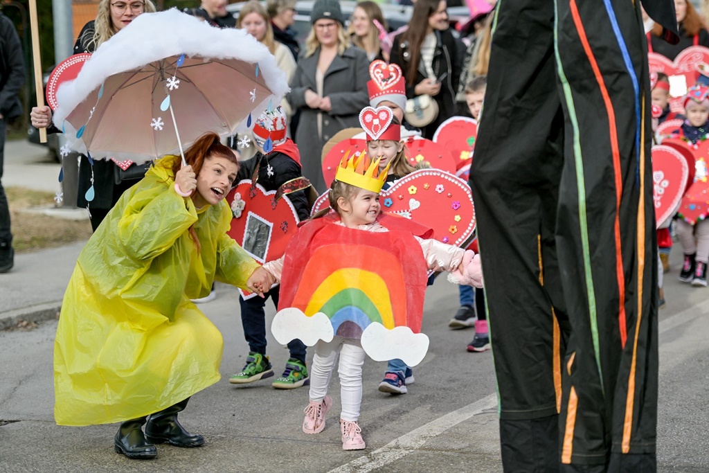 dječji fašnik v marofu