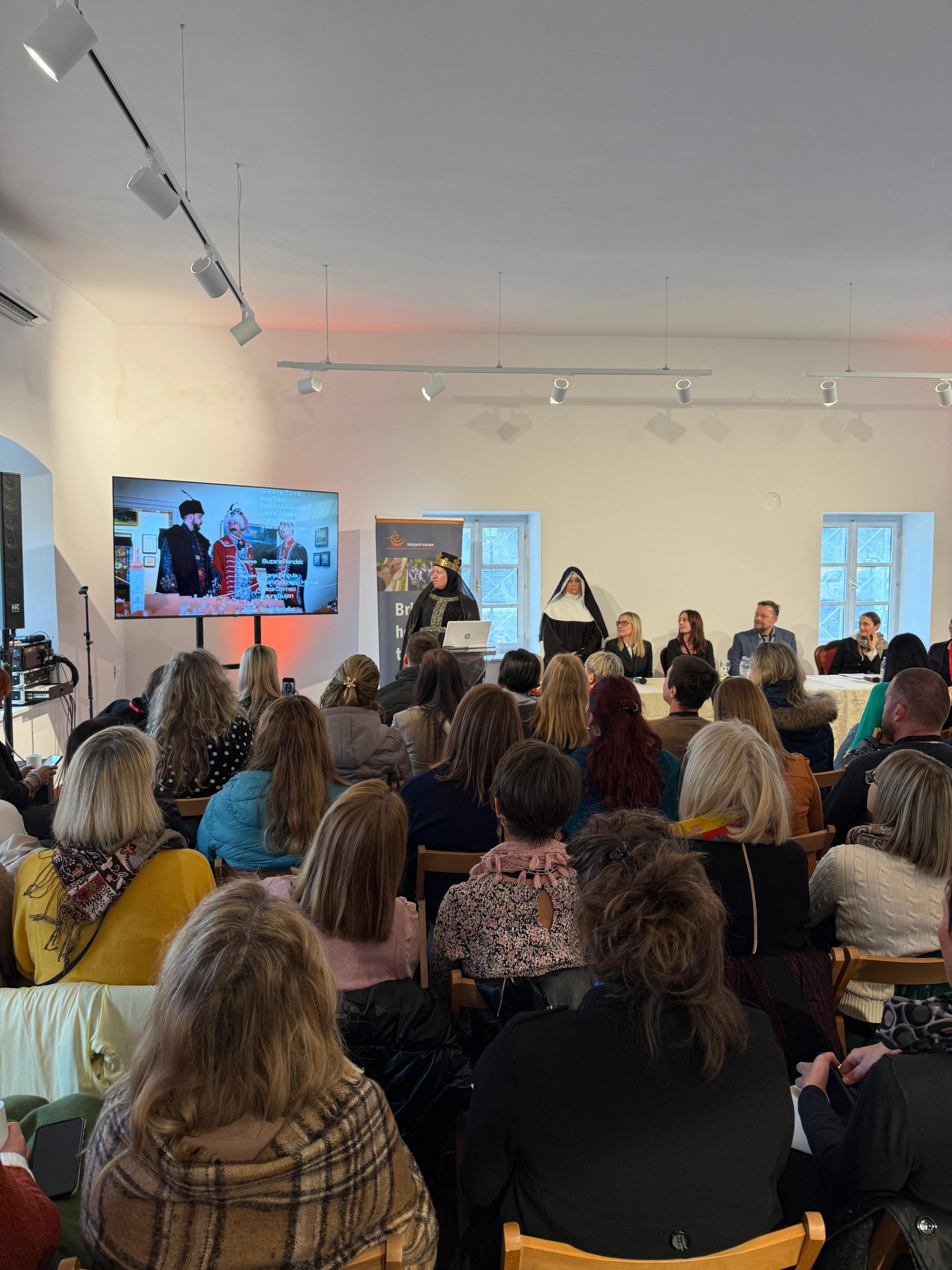 01628592-2F9F-4B70-BDDF-B5A37AC1D57F