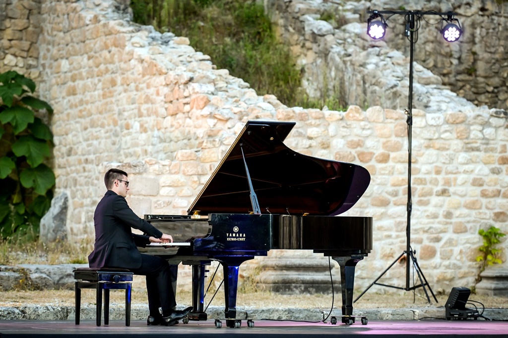 Image 5831725 (auto)