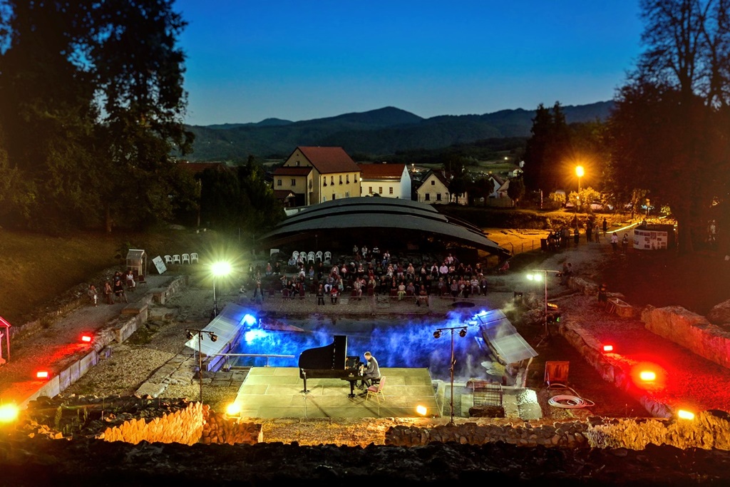 Noctes Aquae Iasae, Gianfranco Pappalardo Fiumara