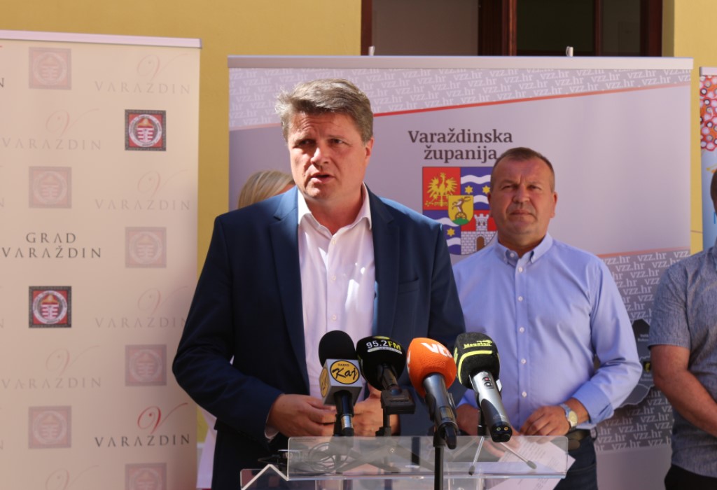 020725_cofa_4JPG 020725_cofa_4JPG