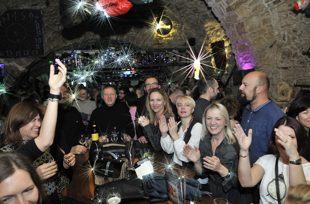 IT’S ONLY ROCK ‘N’ ROLL Band jamIT prodrmao publiku u Medinu škrinji