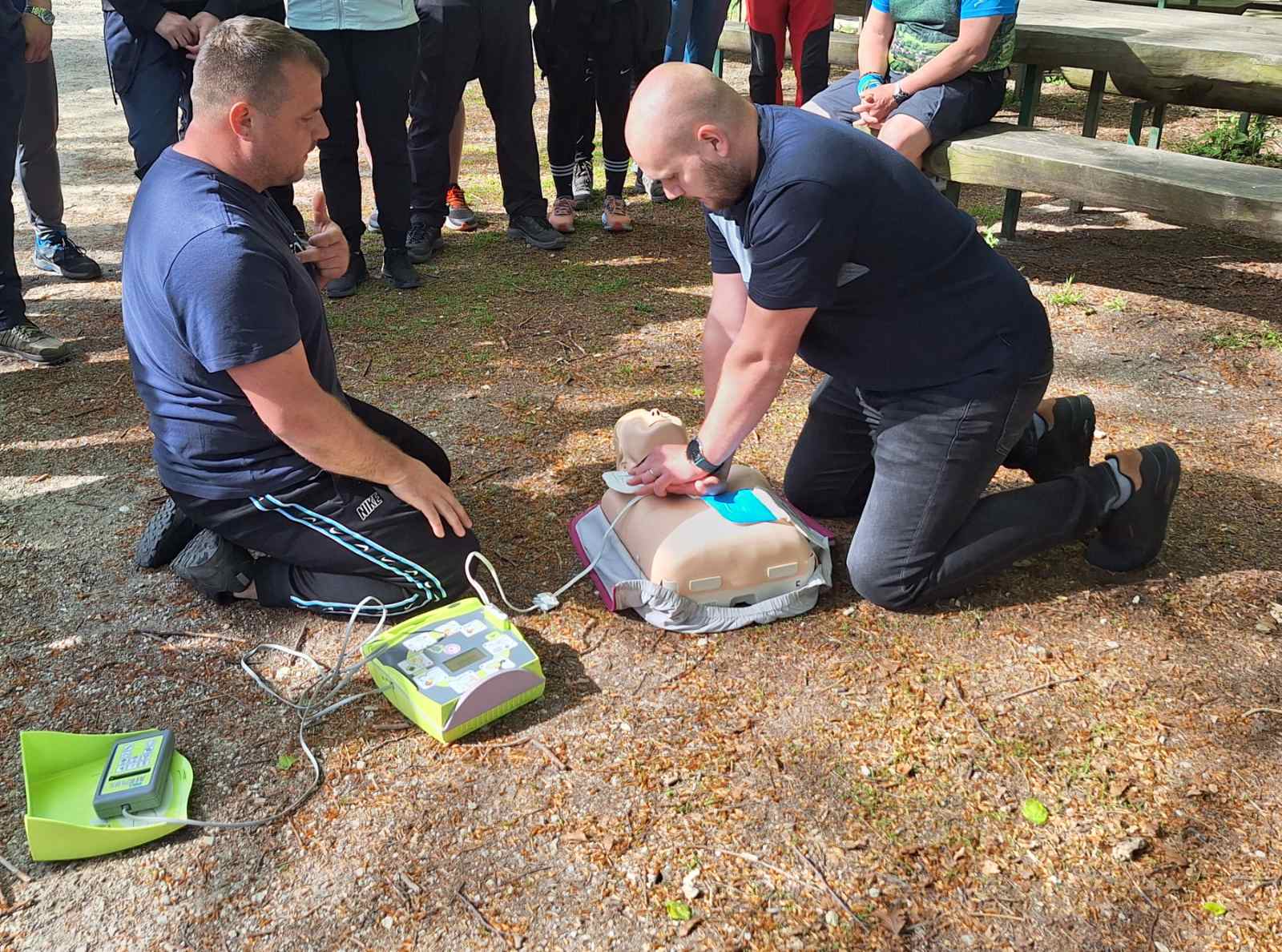 030525_defibrilator_12