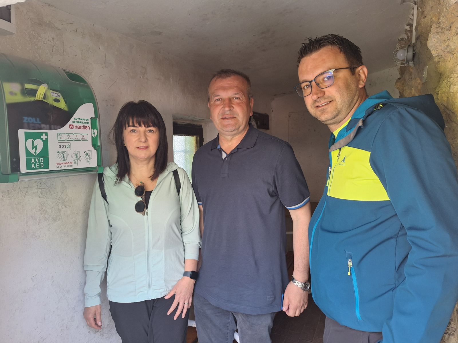 030525_defibrilator_3