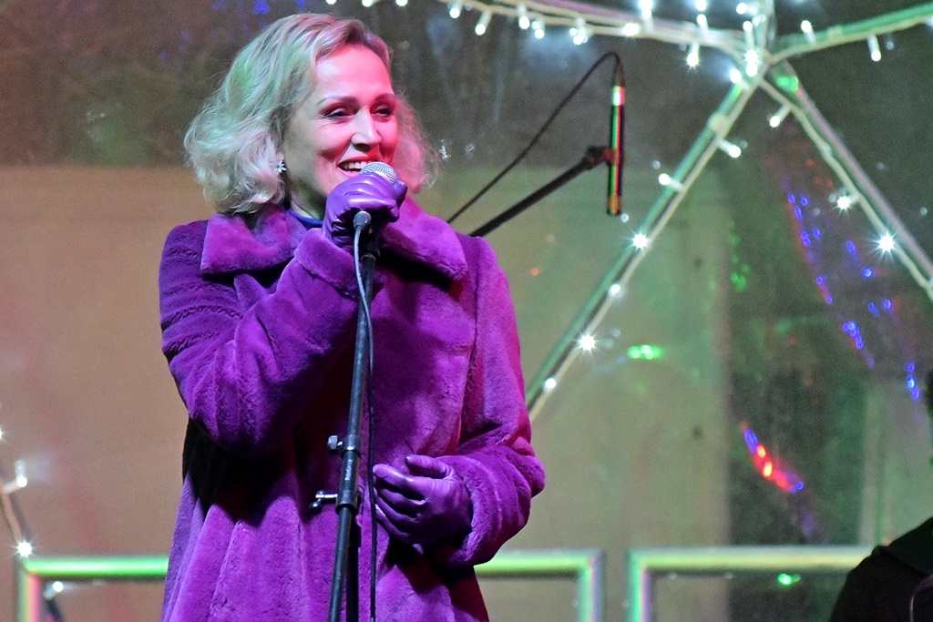 Vanna koncertom na Korzu otvorila Advent u Varaždinu Vanna koncertom na Korzu otvorila Advent u Varaždinu